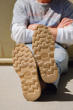 Charger l'image dans la galerie, Powell - Chaussures Boots Daim Suede Taupe
