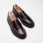 Charger l&#39;image dans la galerie, Paul - Chaussures Mocassin Cuir Bordeaux Coutures Blanches
